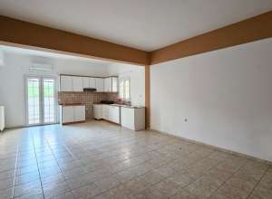 Πωλείται Διαμέρισμα τριάρι