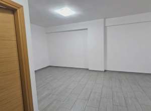 Πωλείται Γραφείο